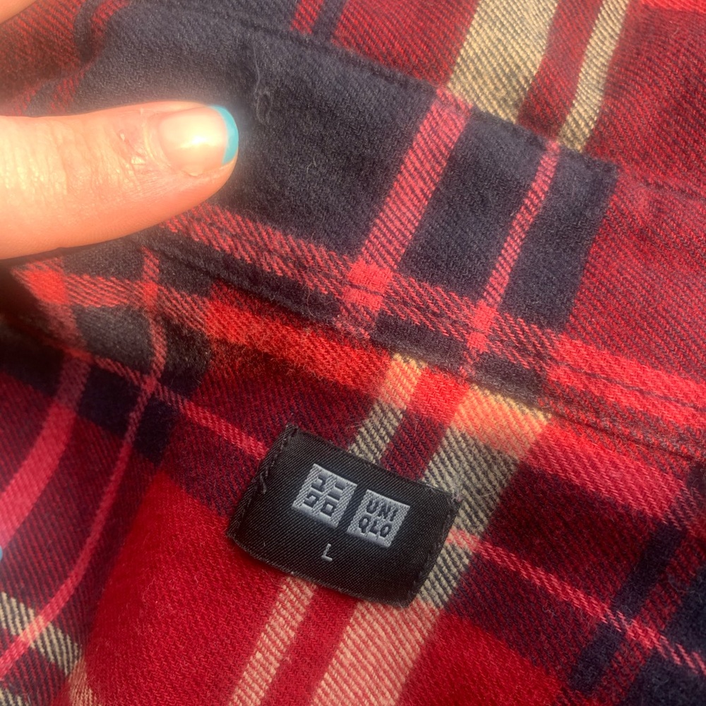 🌹 Uniqlo red plaid flannel - Picture 10 of 10